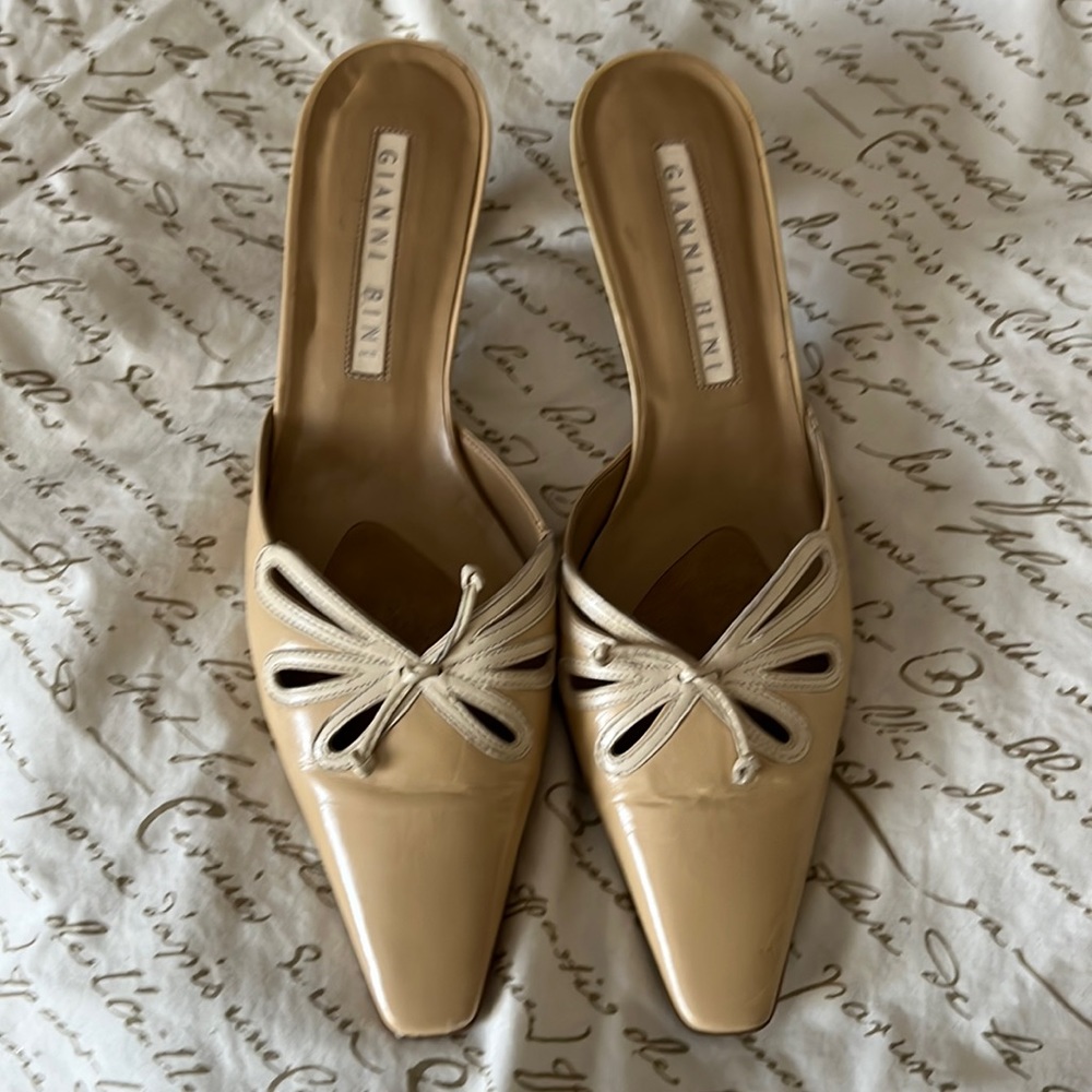 Gianni Bini Kitten Heel Size 8